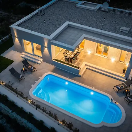 Villa Aurum With A Sea View *