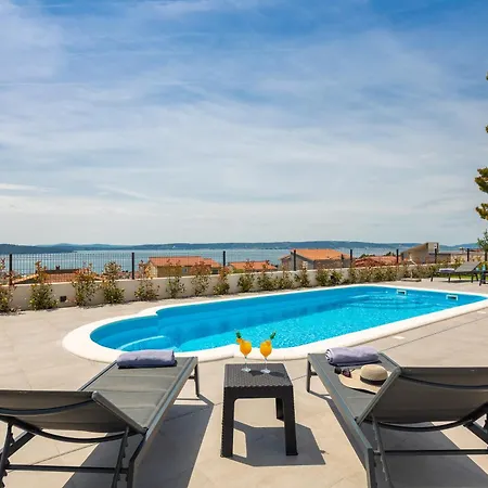 Villa Aurum With A Sea View *